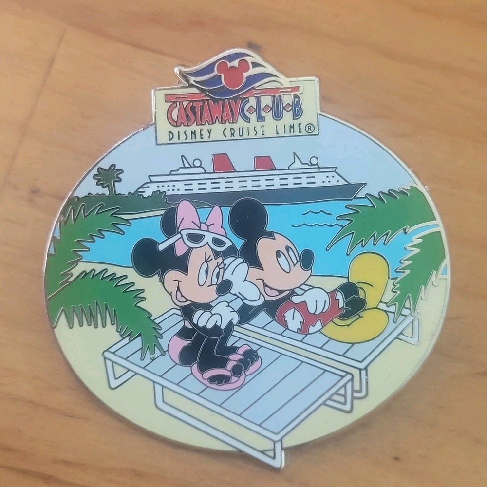 2006 Disney Cruise Line Castaway Club Pin Mickey Minnie Beach DCL 48154